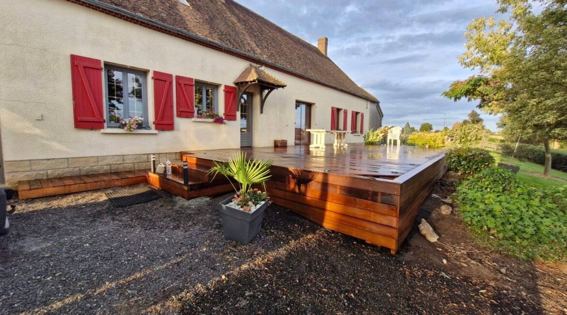 Terrasse 100 m² en bois exotique