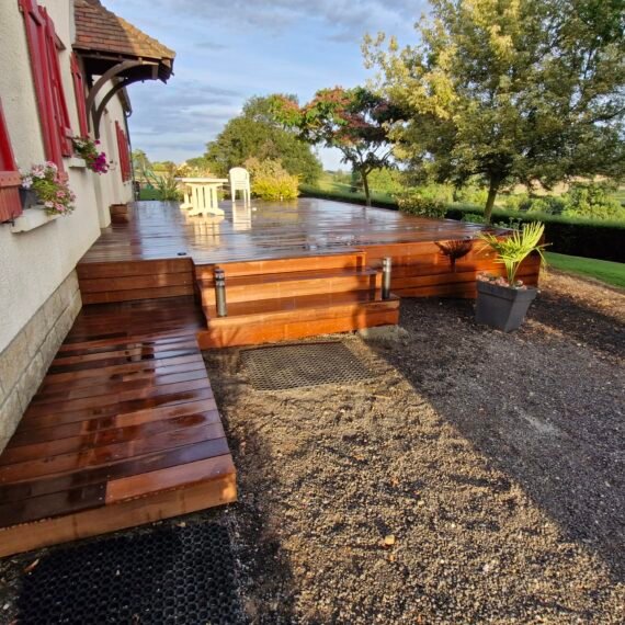 Terrasse en bois exotique de 100m²