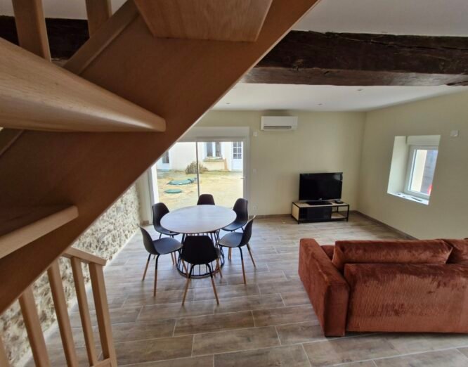 Salon séjour d'une dépendance rénové