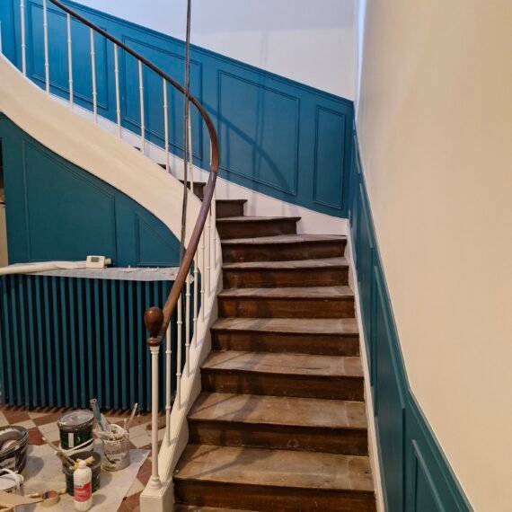 Escalier d'angle en bois