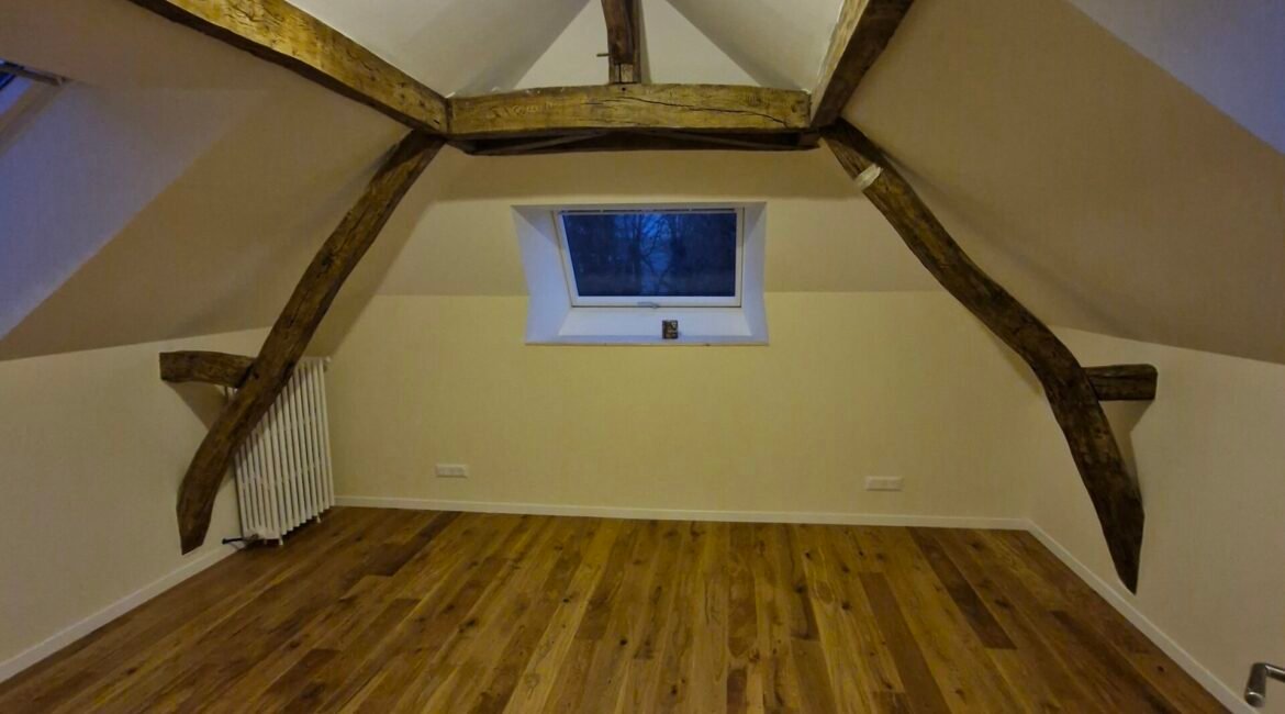 Préau transformé en bureau indépendant