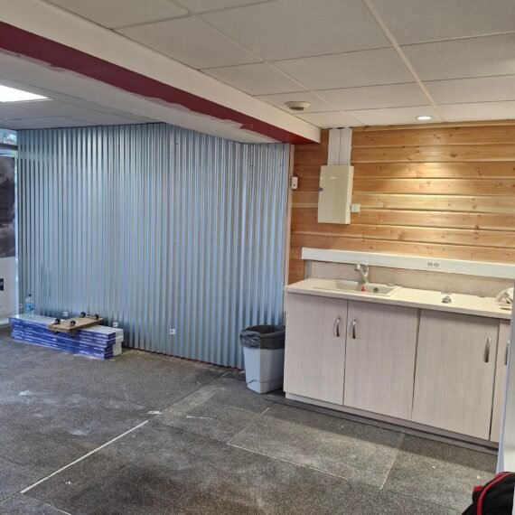 Pose des bandes et des plaques d'OSB